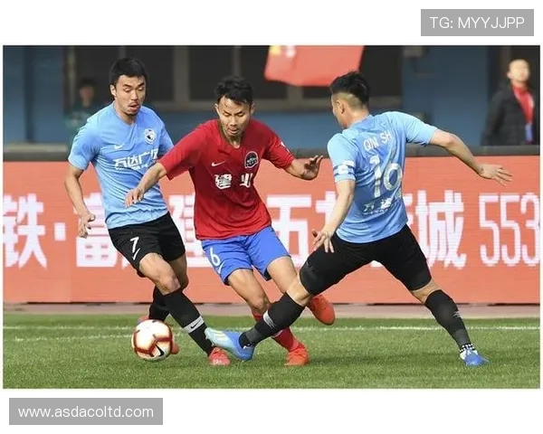 成都排球队比赛经验引发热议球迷对战术选择与表现分歧明显
